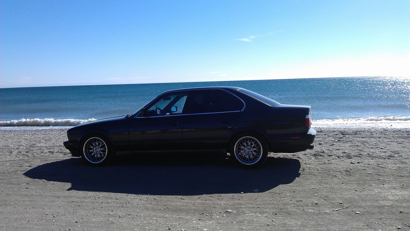 BMW e34 535iA am Strand in Andalusien
